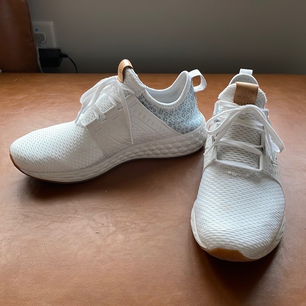 LIKE NEW New Balance sneaker
